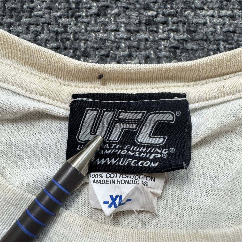 UFC Graphic Tee Mens XL White Yellow Spray Logo Y2K MMA T-Shirt - Picture 6 of 12